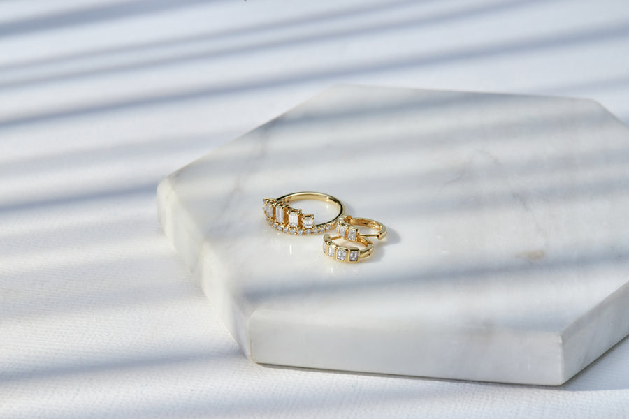 The Emerald-Cut Diamond Crown Band