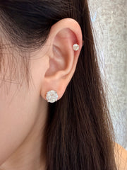 The Oval Illusion Diamond Earrings